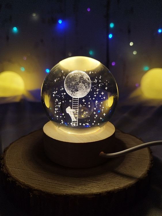 خرید چراغ خواب گوی کریستالی مدل فضانورد و ماه