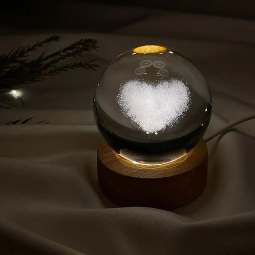 خرید گوی کریستالی پایه چوبی مدل قلب (عاشقانه)