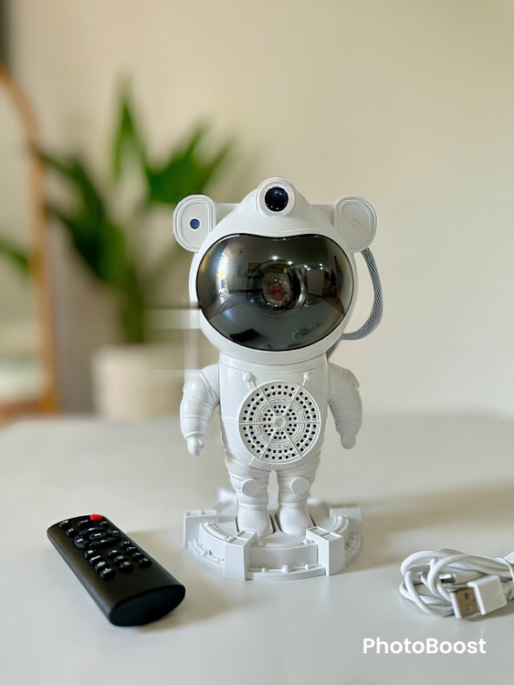 خرید چراغ خواب فضانورد اسپیکردار