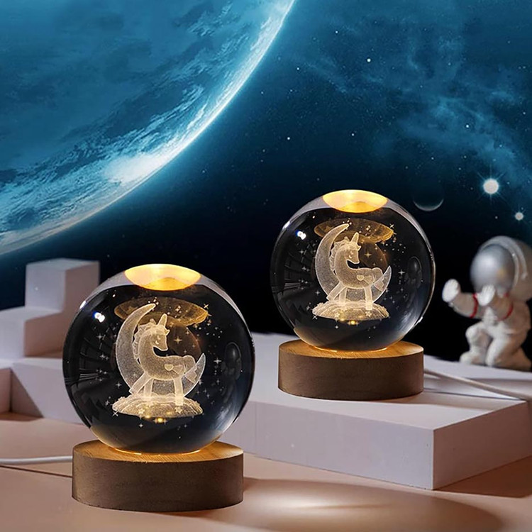 گوی کریستالی مدل اسب تک شاخ کوچولو