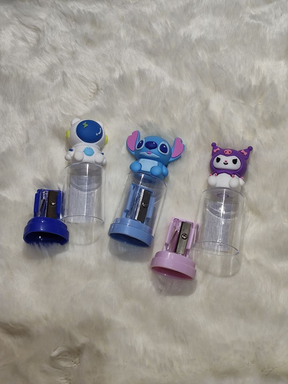 خرید لوازم التحریر برای مدرسه طرح کرومی