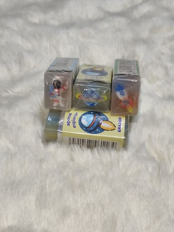 خرید پاک کن پسرانه و دخترانه مدل کهکشان فضایی