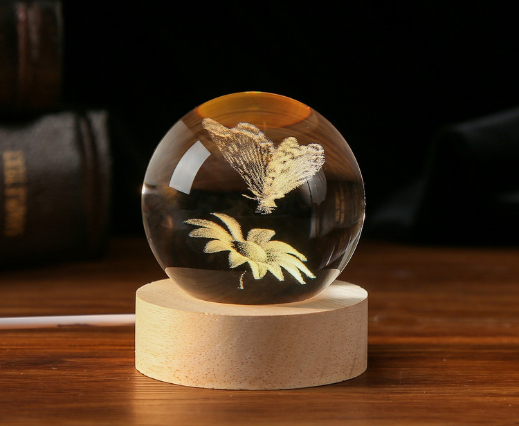 خرید چراغ خواب گوی کریستالی مدل گل و پروانه