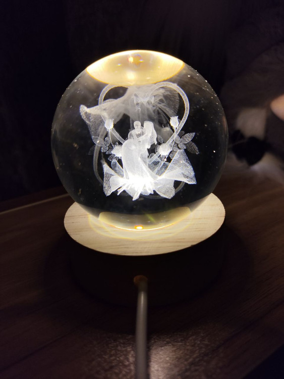 چراغ خواب و گوی کریستالی دختر و پسر (عروس و داماد) هدیه ولنتاین و تولد و سالگرد و...