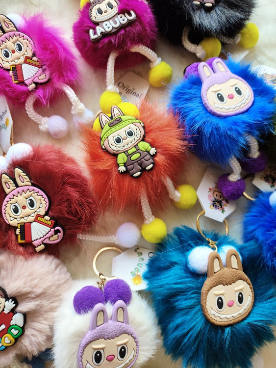 جاکلیدی و آویز مدل لبوبو