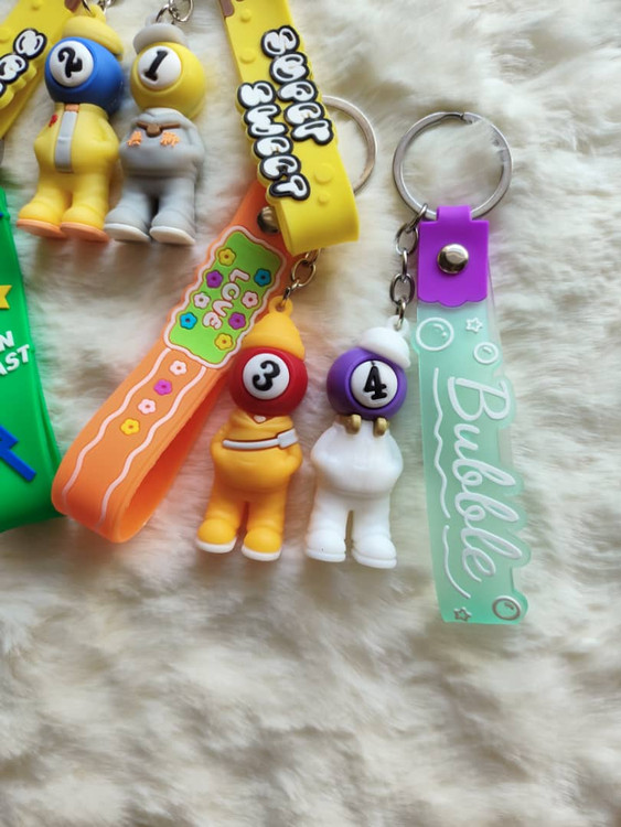 جاکلیدی و آویز فانتزی طرح توپ بیلیارد لباس دار