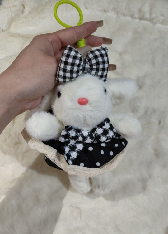 عروسک پولیشی نرم و وارداتی طرح خرگوش لباسدار برای هدیه تولد و ولنتاین و..