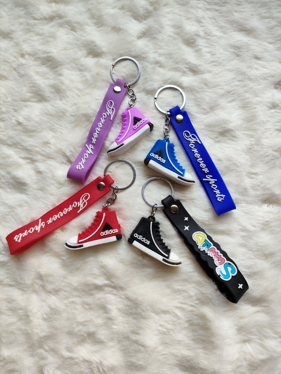 جاکلیدی و جاسوئیچی سیلیکونی کتونی آدیداس