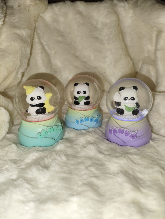 گوی کوچک چراغدار دونه برف دار مدل دختر و روباه و خرس و..