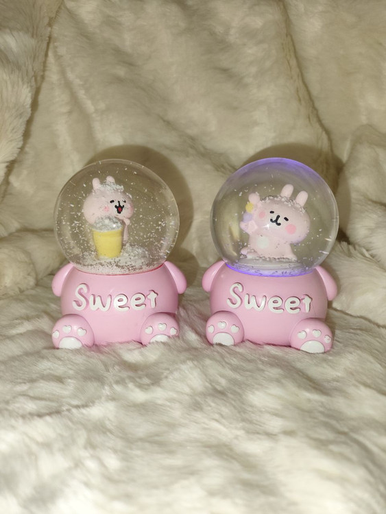 گوی دونه برف دار کوچک دخترانه زیبا