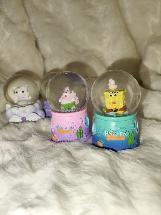 گوی کوچک چراغدار دونه برف دار مدل دختر و روباه و خرس و..