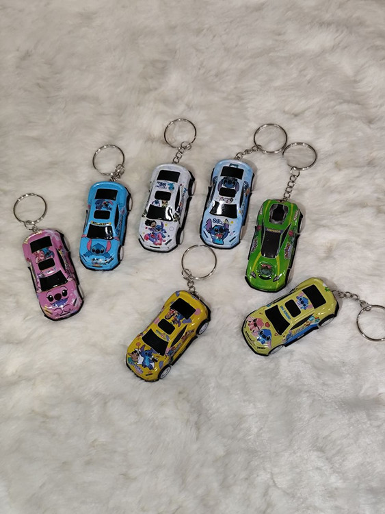 خرید جاکلیدی و آویز برای هدیه پسر ماشین باز