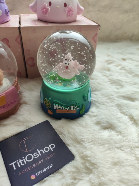 گوی شیشهای دونه برف دار طرح پاتریک