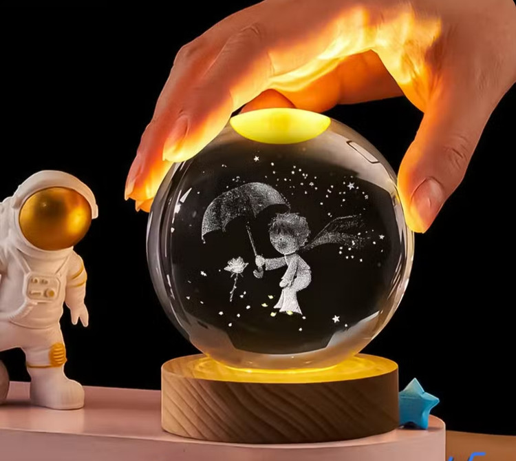 خرید چراغ خواب گوی کریستالی طرح شازده کوچولو